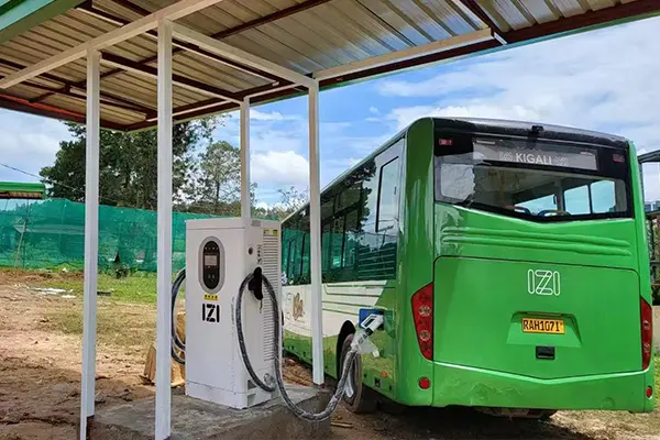 Projek Pengecasan Pantas DC AMPPAL untuk Bas Elektrik IZI di Rwanda